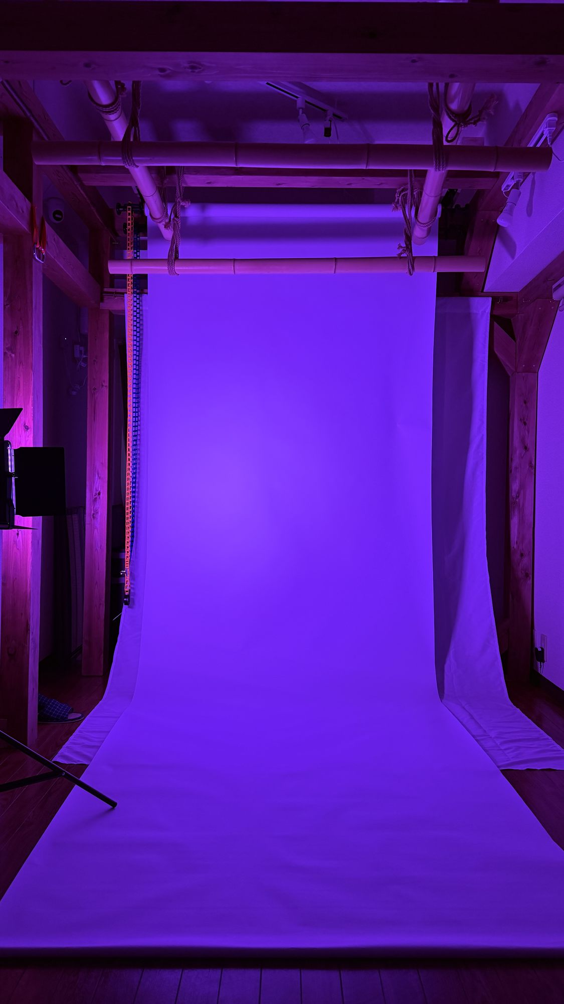 White cyclorama color variation 1 - Studio Nagoya Base