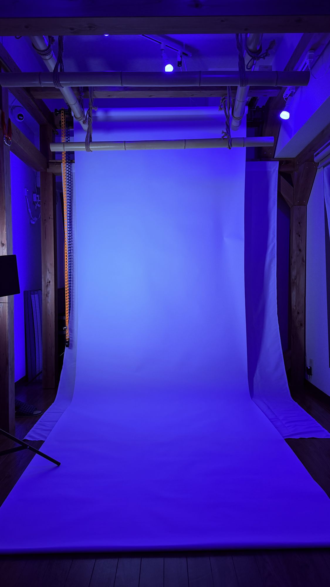 White cyclorama color variation 4 - Studio Nagoya Base