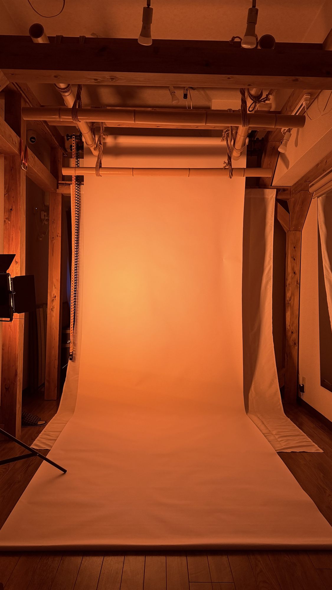 White cyclorama color variation 5 - Studio Nagoya Base